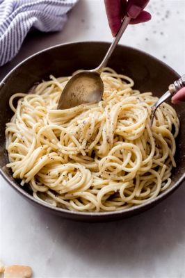  Cacio e Pepe: Een romige, pittige kaasbom van de hemel in Napels!