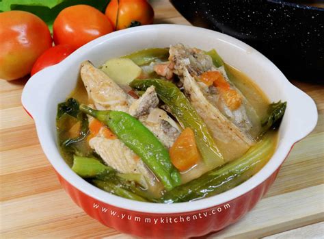  Sinigang na Isda! Een zuur-pikante vissoep die je smaakpapillen zal verwennen.