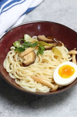  Tsukemen: De Perfect Harmonie van Gekookte Ramen en Icy-Cold Dip Sauces